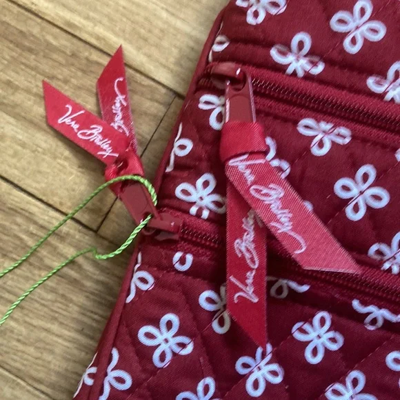 Vera Bradley Indiana University Triple Zip Hipster Purse NWT $90 Crossbody Bag - Picture 3 of 8